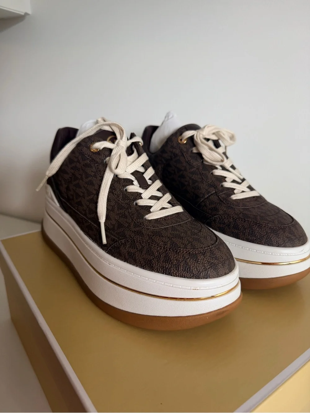 Michael Michael Kors Hayes Platform Sneaker  size 9